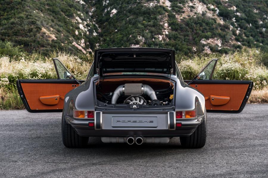  Porsche 911 Targa by Singer 2015 года  (фото 26 из 26)